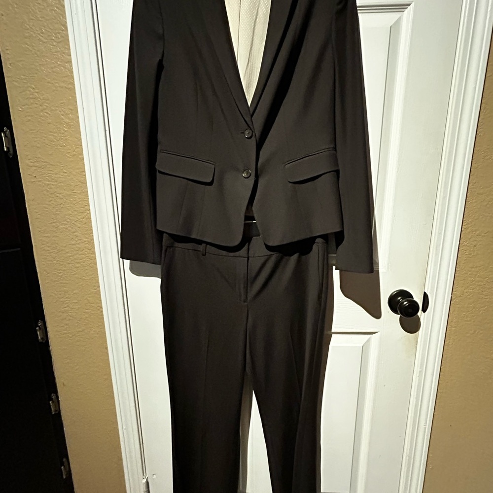 Ann Taylor Elegant Woman’s Brown Suit